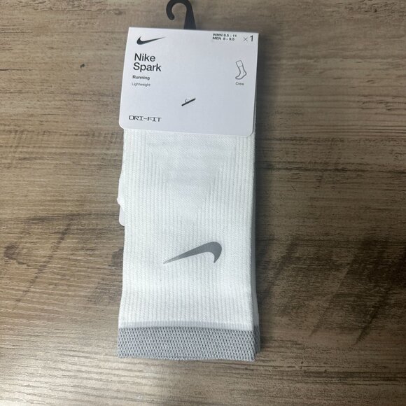 NWT Nike Unisex Spark Dri-FIT Running Crew Socks White Size Medium (DA3584-100) - Picture 1 of 8